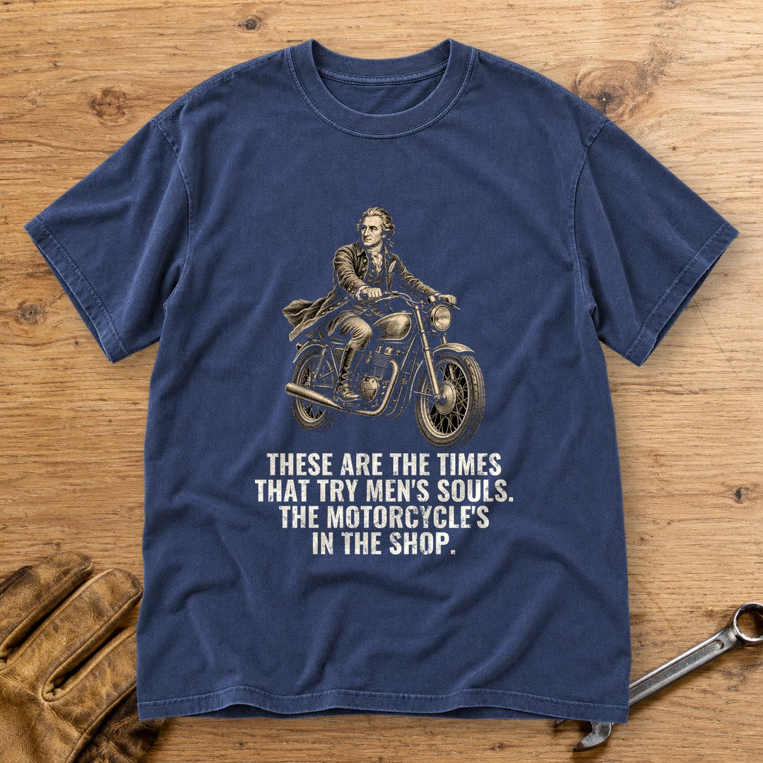 Thomas Paine Bike in the Shop Premium T-Shirt - Navy - bench